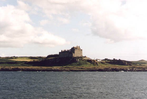 a non-clickable picture of Duart Castle