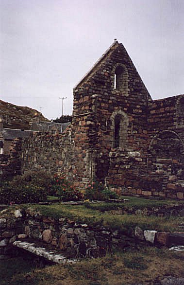 a non-clickable picture of a closer look at the ruined monastery on Iona